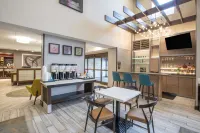 Hampton Inn & Suites Cincinnati/Kenwood - Pet Friendly