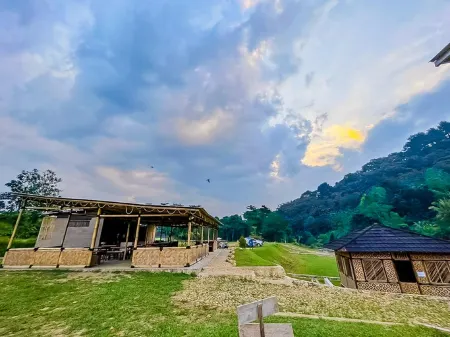 Sisi CAI Campground Отели рядом с достопримечательностью «Таман Будайя Сентул Сити»