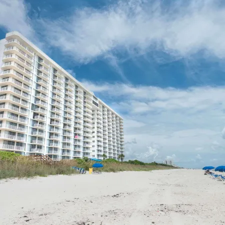 Radisson Suite Hotel Oceanfront