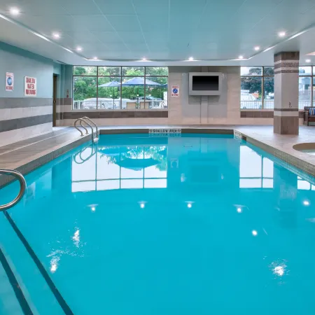 Holiday Inn Express & Suites KINGSTON CENTRAL by IHG