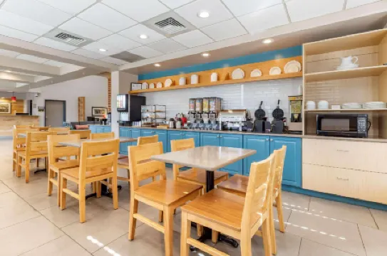 Country Inn & Suites by Radisson, Lumberton, NC