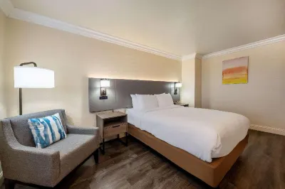 Super 8 by Wyndham Gilroy 길로이 프리미엄 아울렛 주변 호텔