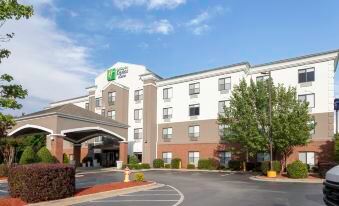 Holiday Inn Express & Suites Roanoke Rapids SE