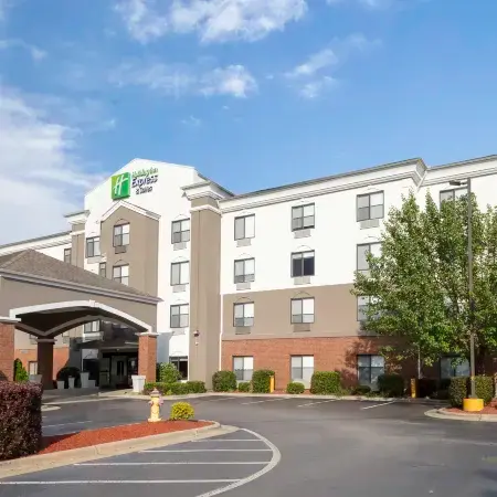 Holiday Inn Express & Suites ROANOKE RAPIDS SE by IHG