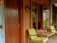 Rumah Bata Guest House Hotels in Licin