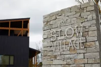 ホテルスロービレッジ 飯豊 生涯学習プラザ運動公園（芝生広場）周辺のホテル