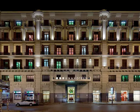 UNA ホテルズ ナポリ ナポリのホテル