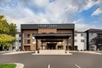 Courtyard Grand Rapids Airport - parking