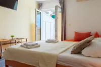 Studio with Sea View for 2-3People by the Water - Apartments