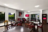 Red Roof Inn Kingsland - breakfast