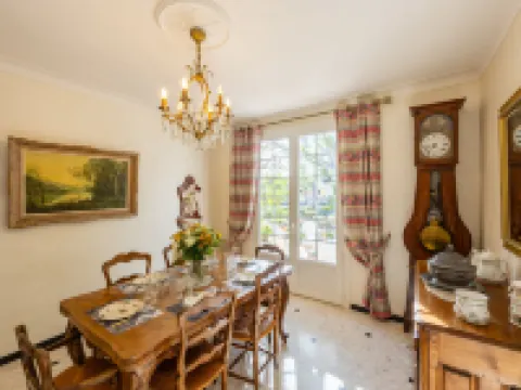 Le Clos Saint Emilie (Tennis & Piscine)