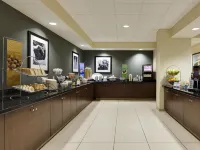 Hampton Inn & Suites National Harbor/Alexandria Area Hotels in Fort Washington
