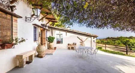 Agriturismo Val di Noto Отели рядом с достопримечательностью «Sicily»