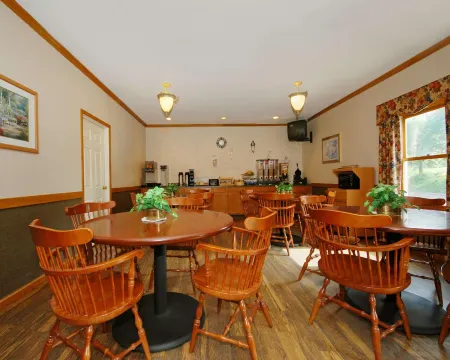 Quality Inn & Suites Dublin Отели рядом с достопримечательностью «Dublin Presbyterian Church»