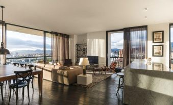 8010 Urban Living- Luxury Home Experience