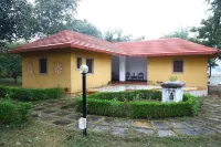 Tourist Village Khajuraho Hotel in zona Tempio Kaṇḍāriyā Mahādeva