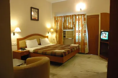 Hotel Saradharam 피펄 트리 공원 주변 호텔
