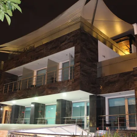 Zi One Luxury Hotel