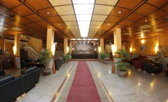1. Naderi H..