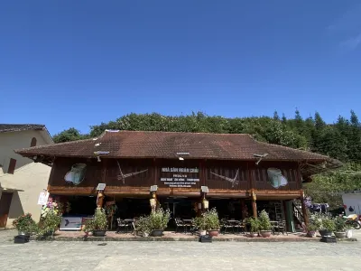 Homestay Nhà sàn Ngán Chải Các khách sạn gần Cây cô đơn Hà Giang