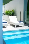 Luxico West Beach - Homestays
