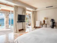 Beautiful 3 Story 8,000 Sq Ft Oceanside Mansion Hotels in Cliftons