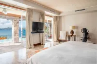 Beautiful 3 Story 8,000 Sq Ft Oceanside Mansion Hôtels à : 