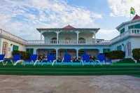 Beyond Sunset Resort & Villas Hotels in Queensbury