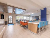 Holiday Inn Express & Suites COLLEGE STATION by IHG Hotels near Bonfire Memorial