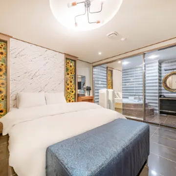 Hotel S Shinchon Отели рядом с достопримечательностью «Бар EXiT Hongdae»