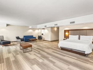 Holiday Inn Express & Suites Tacoma