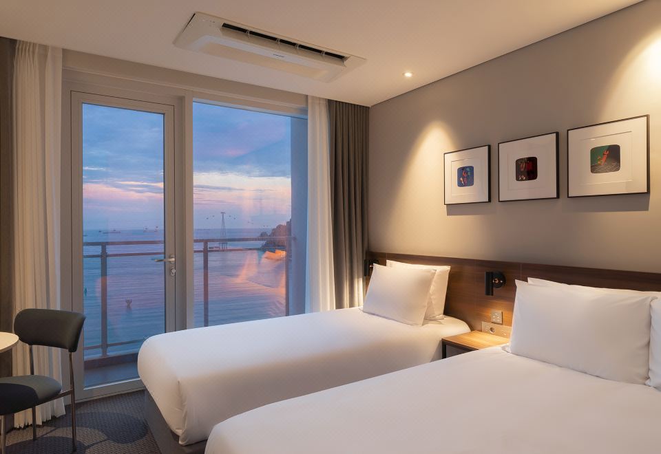 3. 어반스테이 부산..