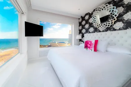 Lani's Suites de Luxe - Adults Only