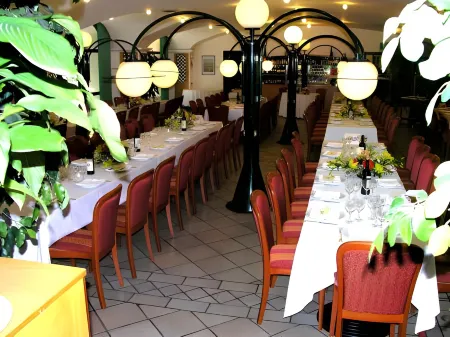 Hotel Ristorante Vecchia Riva Отели в г. Брунелло