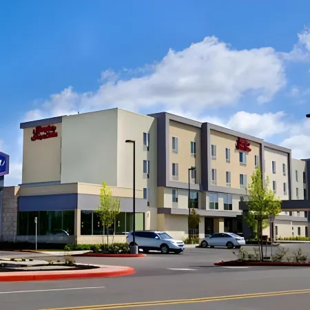Hampton Inn & Suites Salem