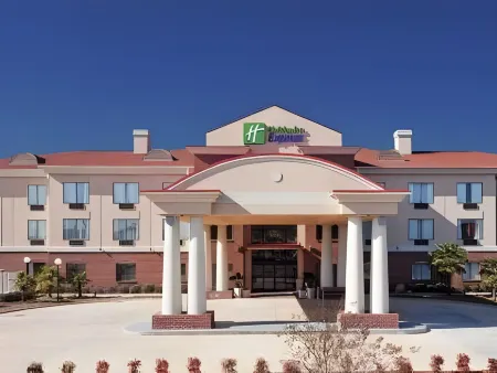 Holiday Inn Express & Suites FOREST by IHG