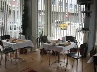 Mini Hotel - breakfast