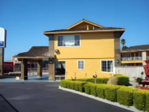 Torch Lite Inn at the Beach Boardwalk