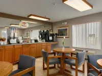 Super 8 by Wyndham Frankfort IN