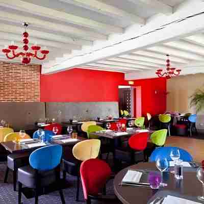 Auberge Les Canisses Dining/Meeting Rooms