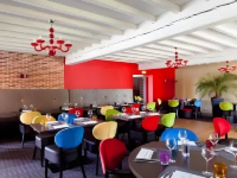 Les Canisses Hotels in 