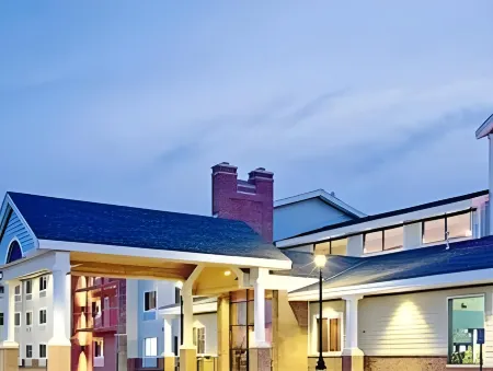 AmericInn by Wyndham Chanhassen Отели в г. Вакония