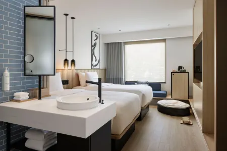 Fairfield by Marriott Hiroshima Sera Отели в г. Дзинсекикоген