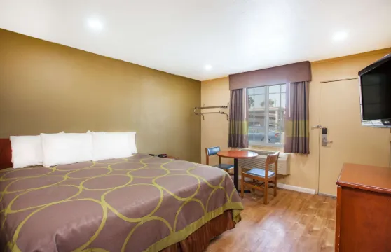 雷德蘭茲-聖貝納迪諾速8酒店