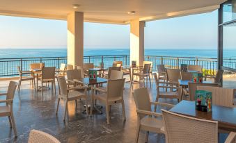 Themis Beach Hotel