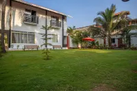 La Vaiencia Beach Resort, Morjim Beach 모짐 호텔