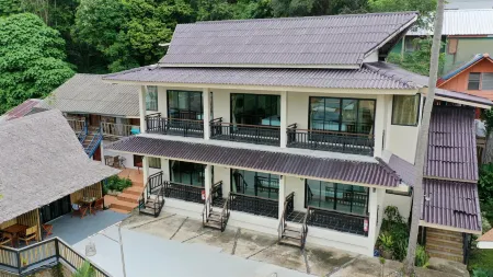 Chunut House Resort Отели рядом с достопримечательностью «View Point»