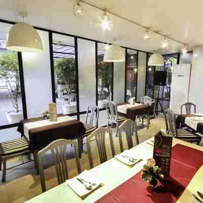 The Ratchathani Hotel Dining/Meeting Rooms
