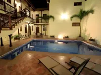 El Almirante - Pools