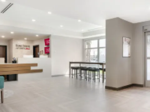 HomeTowne Studios Tampa - Airport โรงแรมในแทมปา